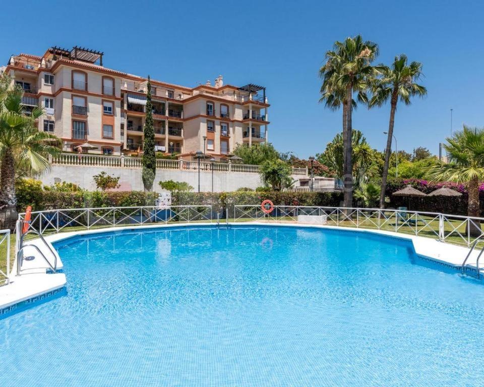 2Bdr Sunny Apartment With Pool And Private Parking In Benalmádena Buitenkant foto