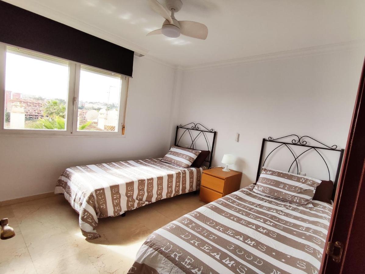 2Bdr Sunny Apartment With Pool And Private Parking In Benalmádena Buitenkant foto